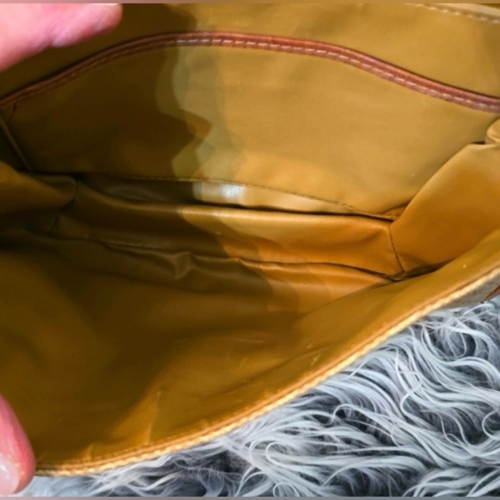 Celine M06 Tan and Brown Crossbody | Macadam Triomphe | Size: 1.5 X 7.5 X 9.5 - Picture 15 of 17